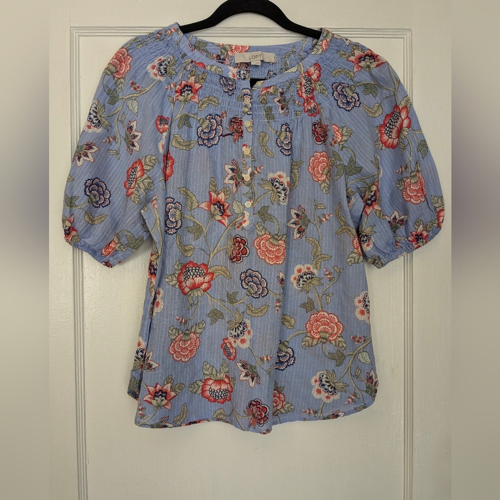 LOFT Floral Smocked Button Top, Sz. MEDIUM - Picture 9 of 9
